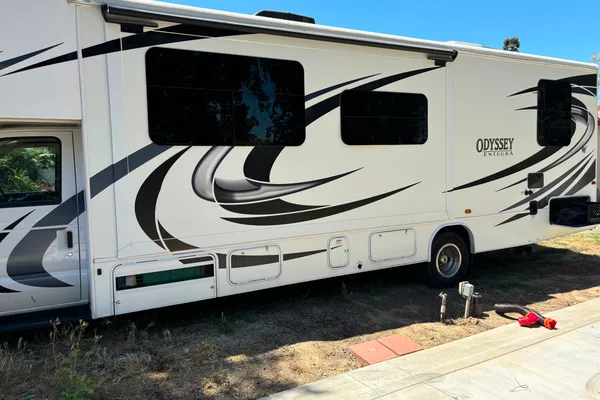Best Entegra Coach Odyssey 30z Farmhouse Class C