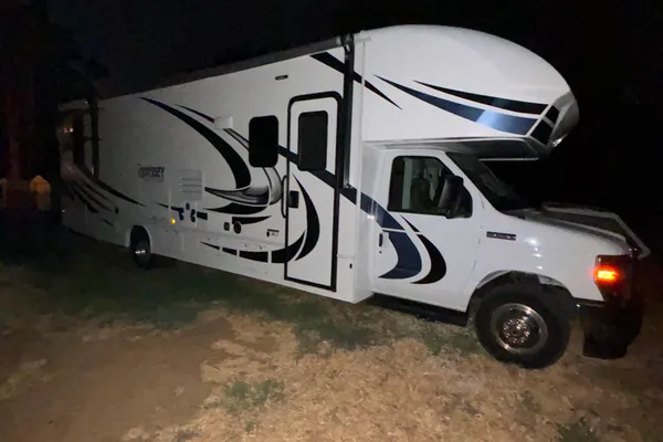 Best Entegra Coach Odyssey 30z Farmhouse Class C