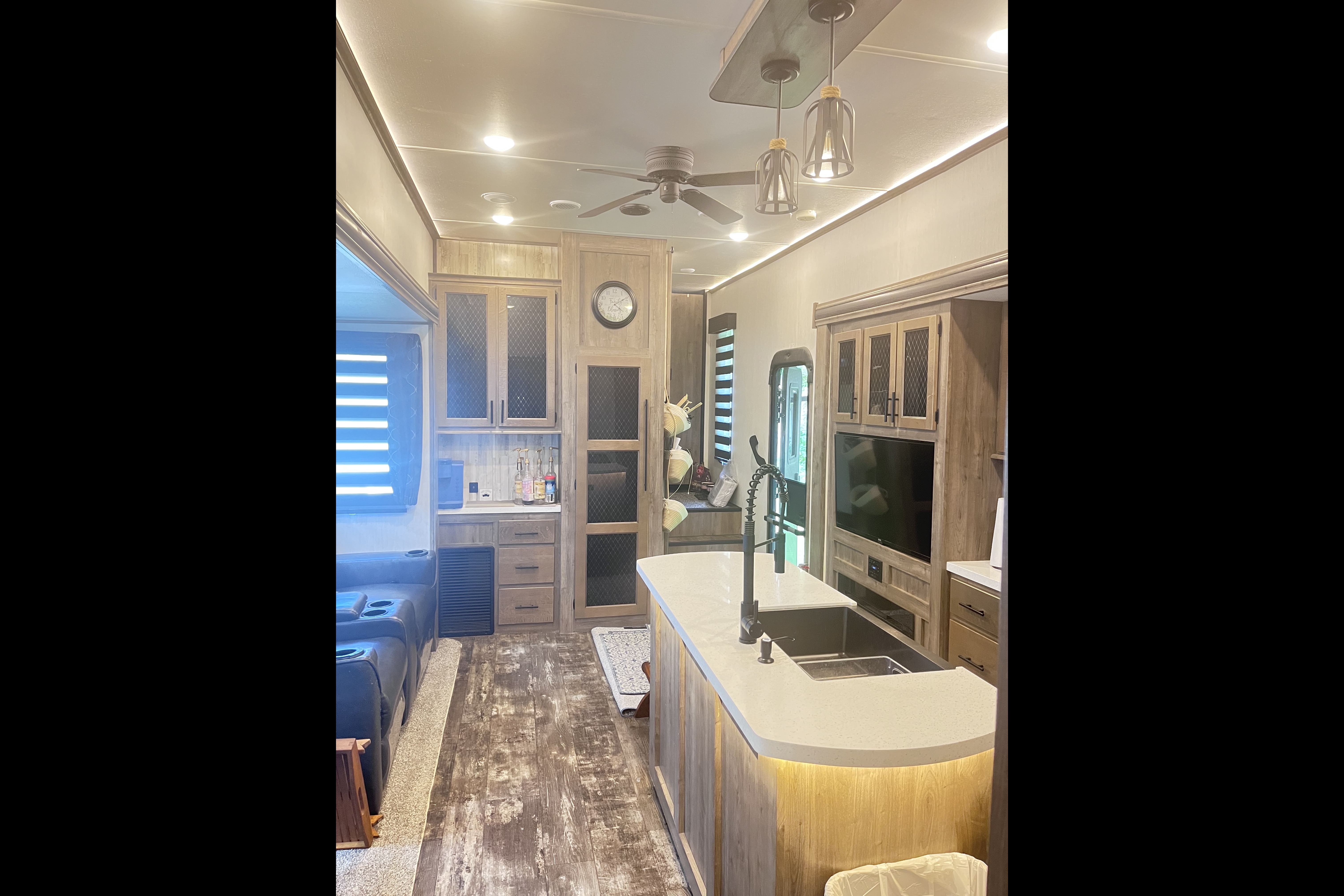 Johnson’s Forest River Saber 38DBQ 5th Wheel