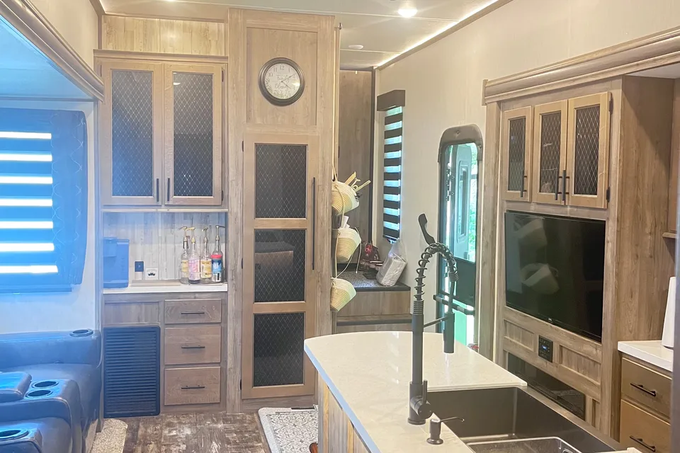 Johnson’s Forest River Saber 38DBQ 5th Wheel