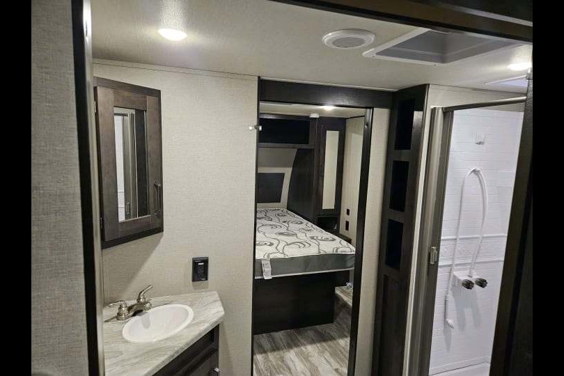 Happy Camper RV- 2022 Grand Design Transcend Xplor | Cozy & Clean, Sleeps 4