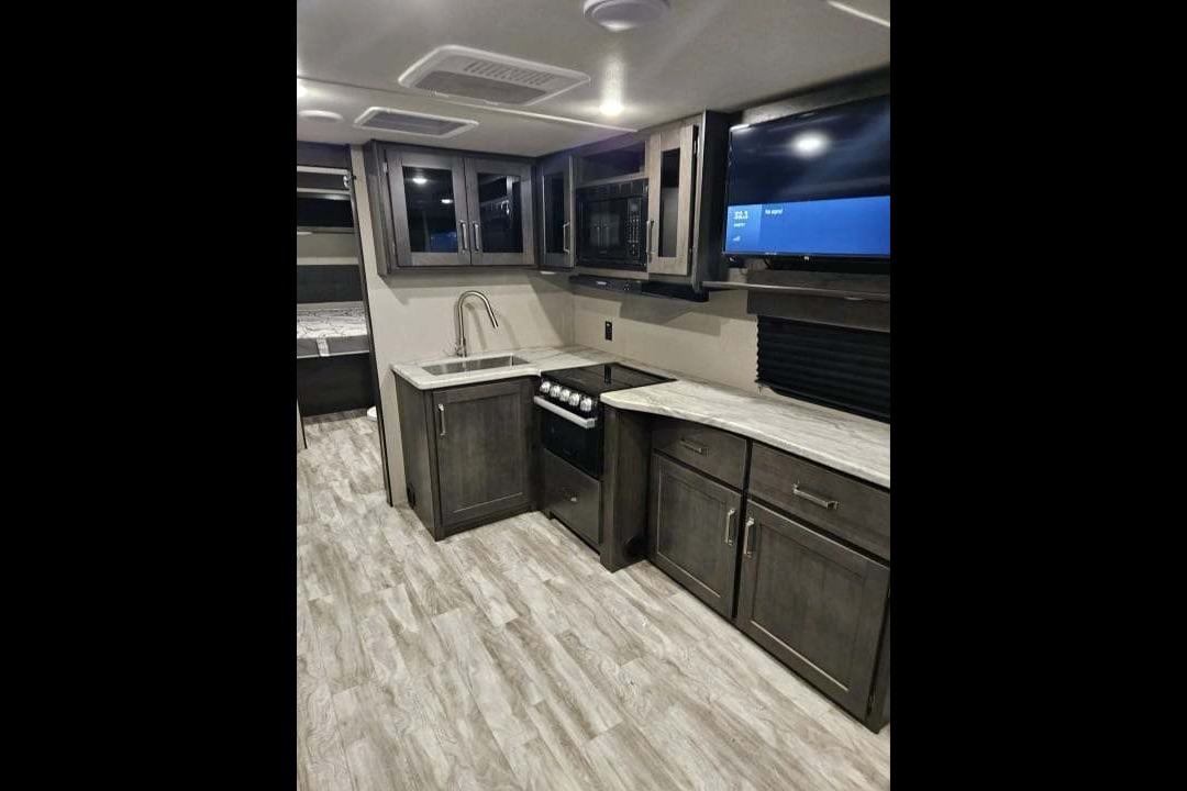 Happy Camper RV- 2022 Grand Design Transcend Xplor | Cozy & Clean, Sleeps 4