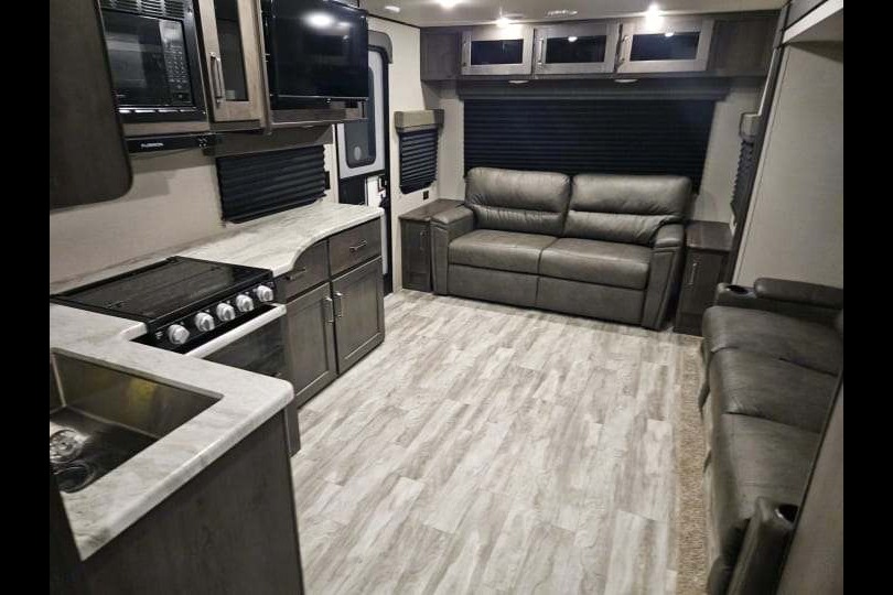 Happy Camper RV- 2022 Grand Design Transcend Xplor | Cozy & Clean, Sleeps 4