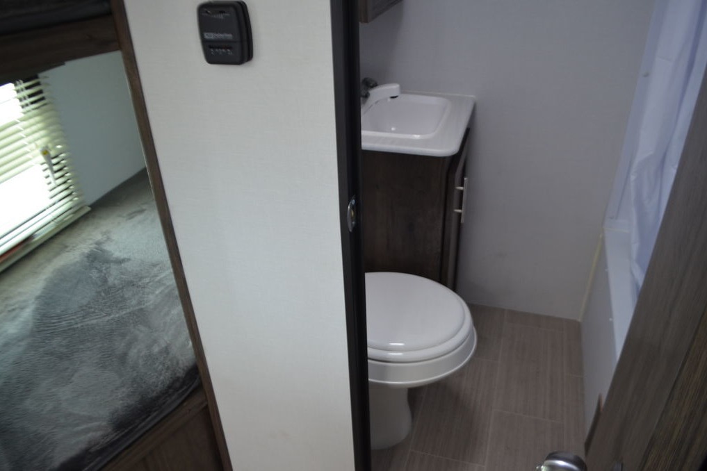 [64] Stress Free RVs - Modern Bunk (SUV Towable)