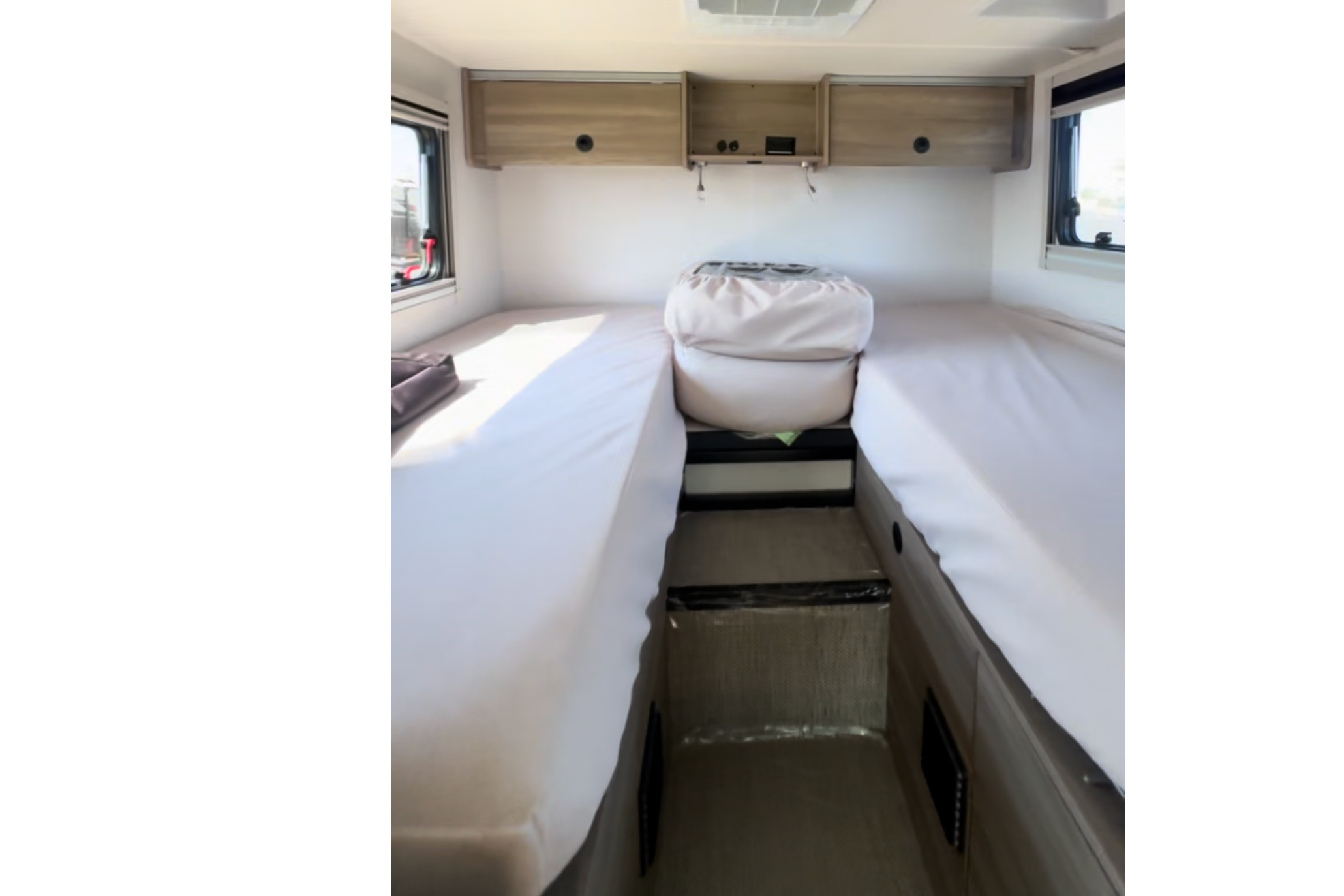 Lulu Van Gogh - SPREKKO Winnebago/Mercedes Class C