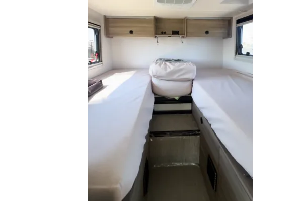 Lulu Van Gogh - SPREKKO Winnebago/Mercedes Class C