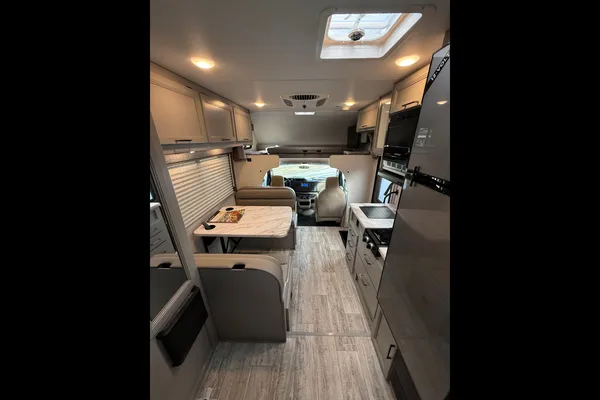 Brand new 2026 Thor Chateau 24ft. with free private shuttle -Luis