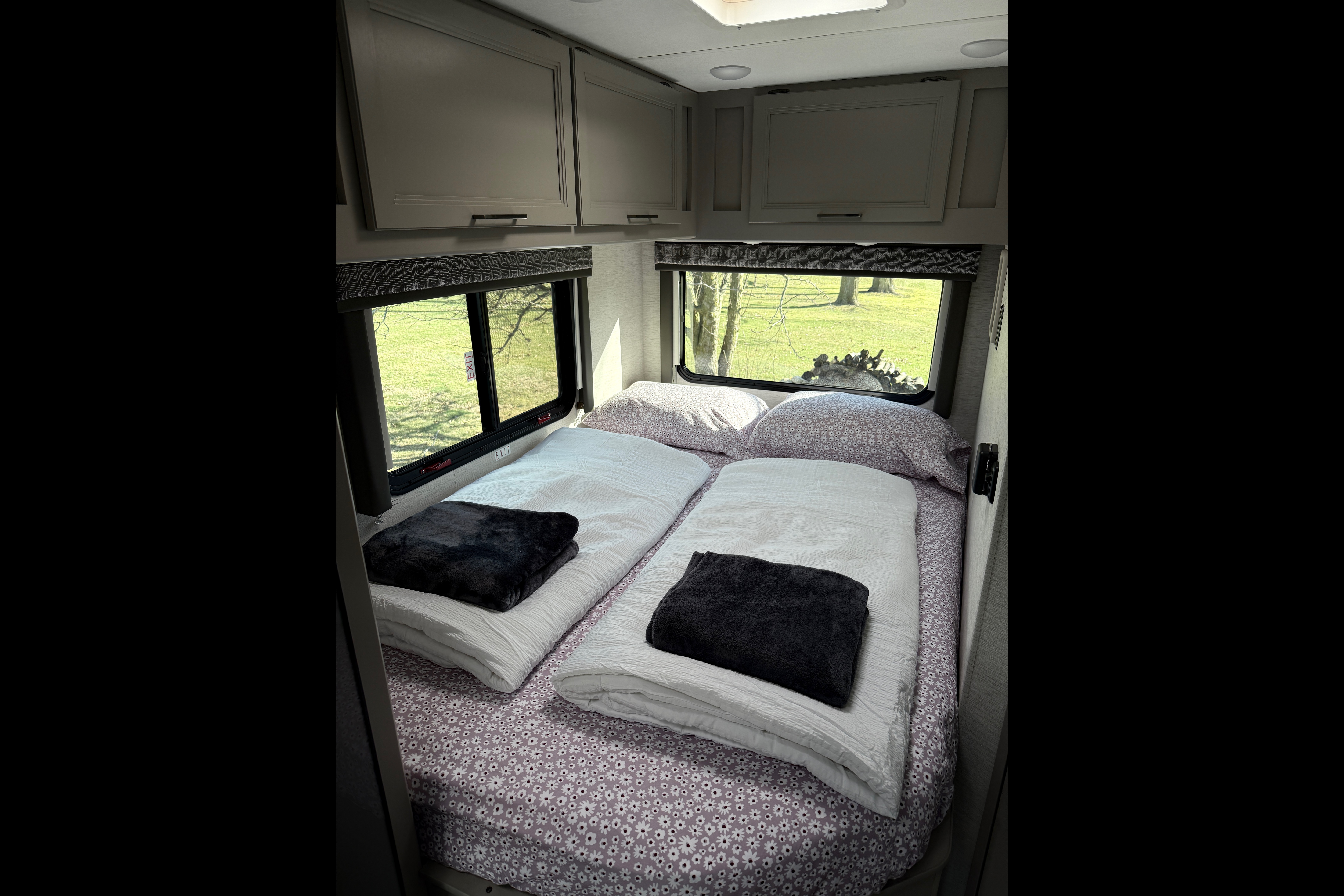 Brand new 2026 Thor Chateau 24ft. with free private shuttle -Luis