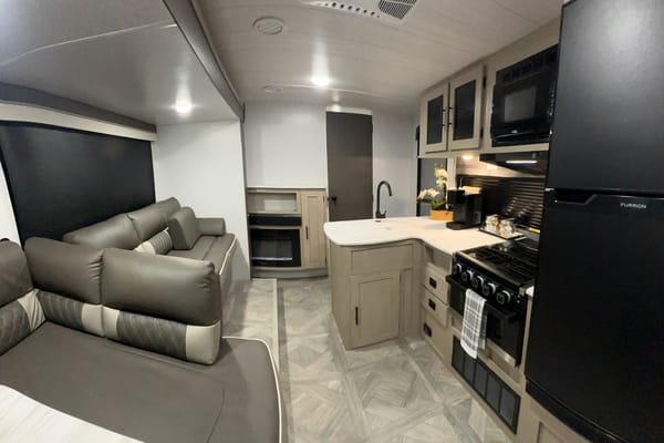 Ismael's Forest River Salem cruise lite Travel Trailer
