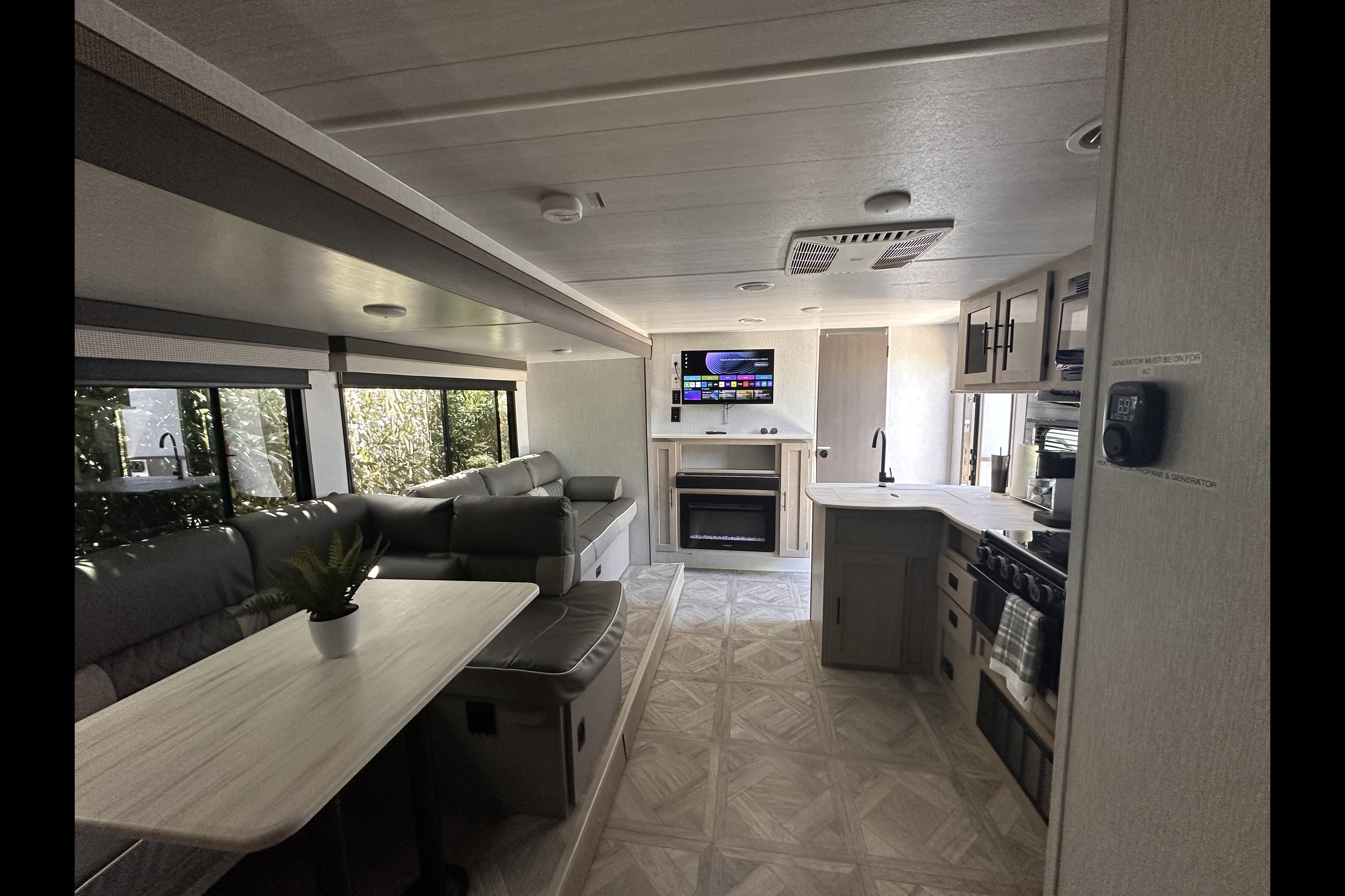 Ismael's Forest River Salem cruise lite Travel Trailer