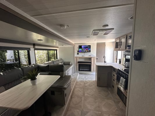 Ismael's Forest River Salem cruise lite Travel Trailer
