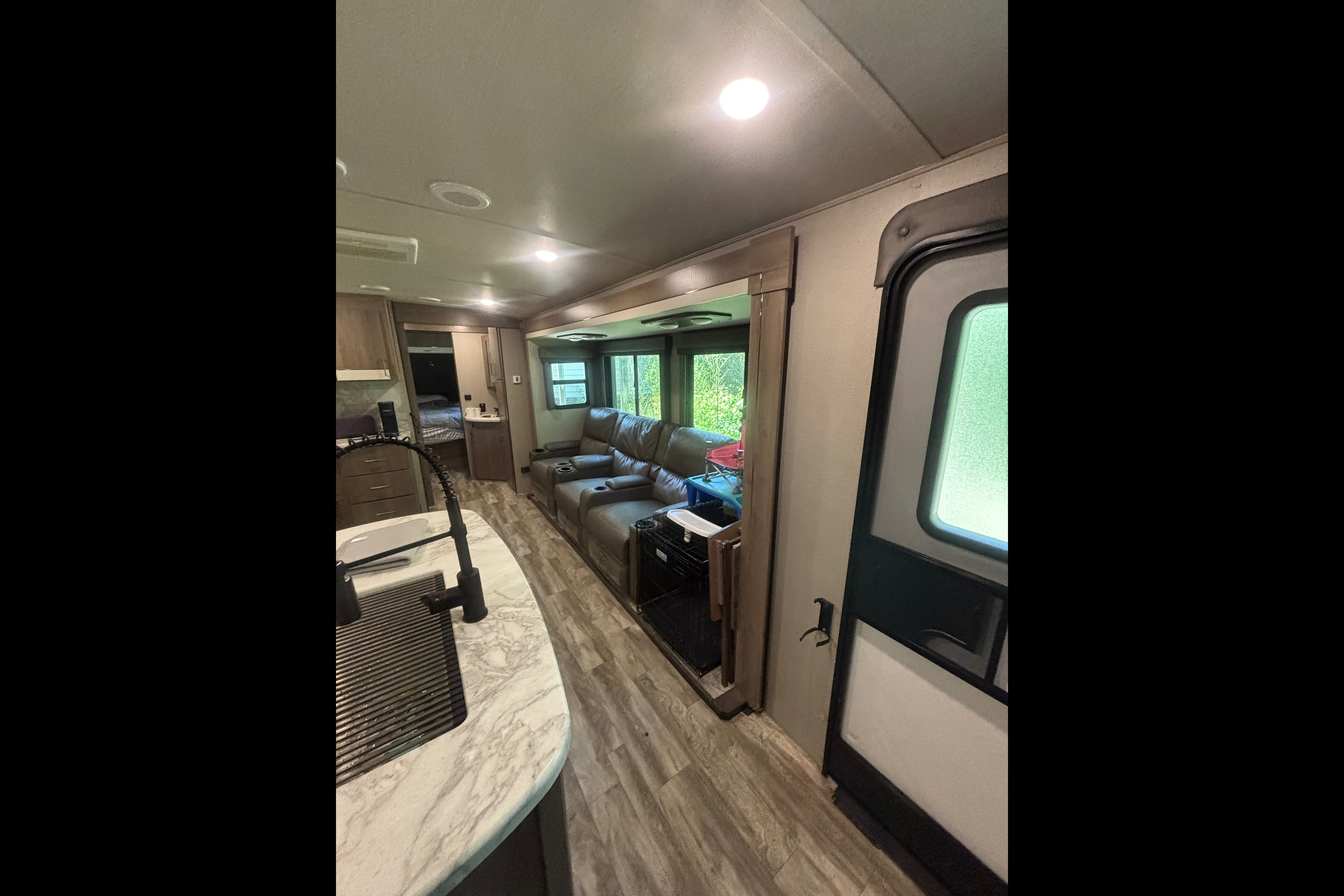 Grand Design Imagine 3210BH Sleeps 7!