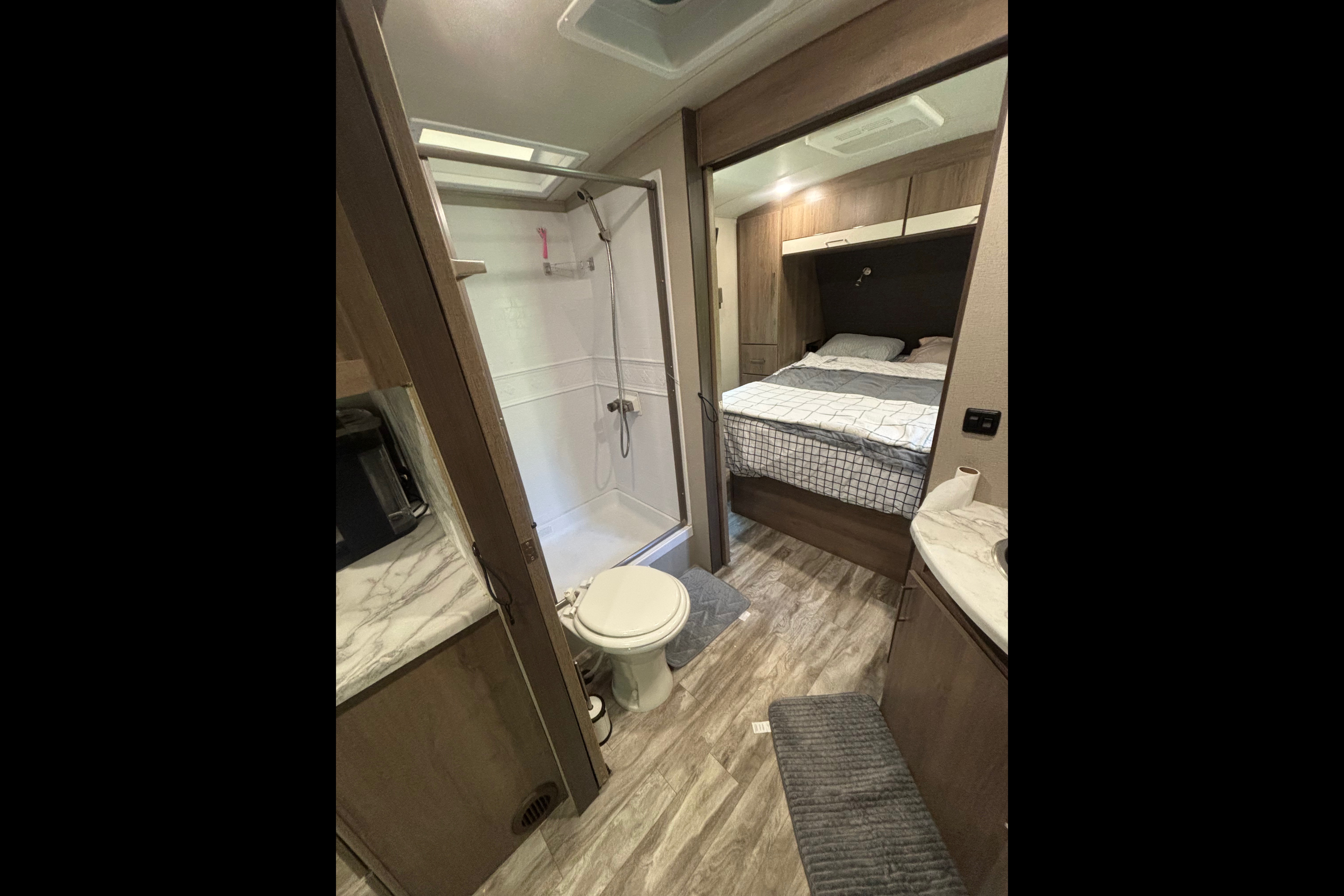 Grand Design Imagine 3210BH Sleeps 7!