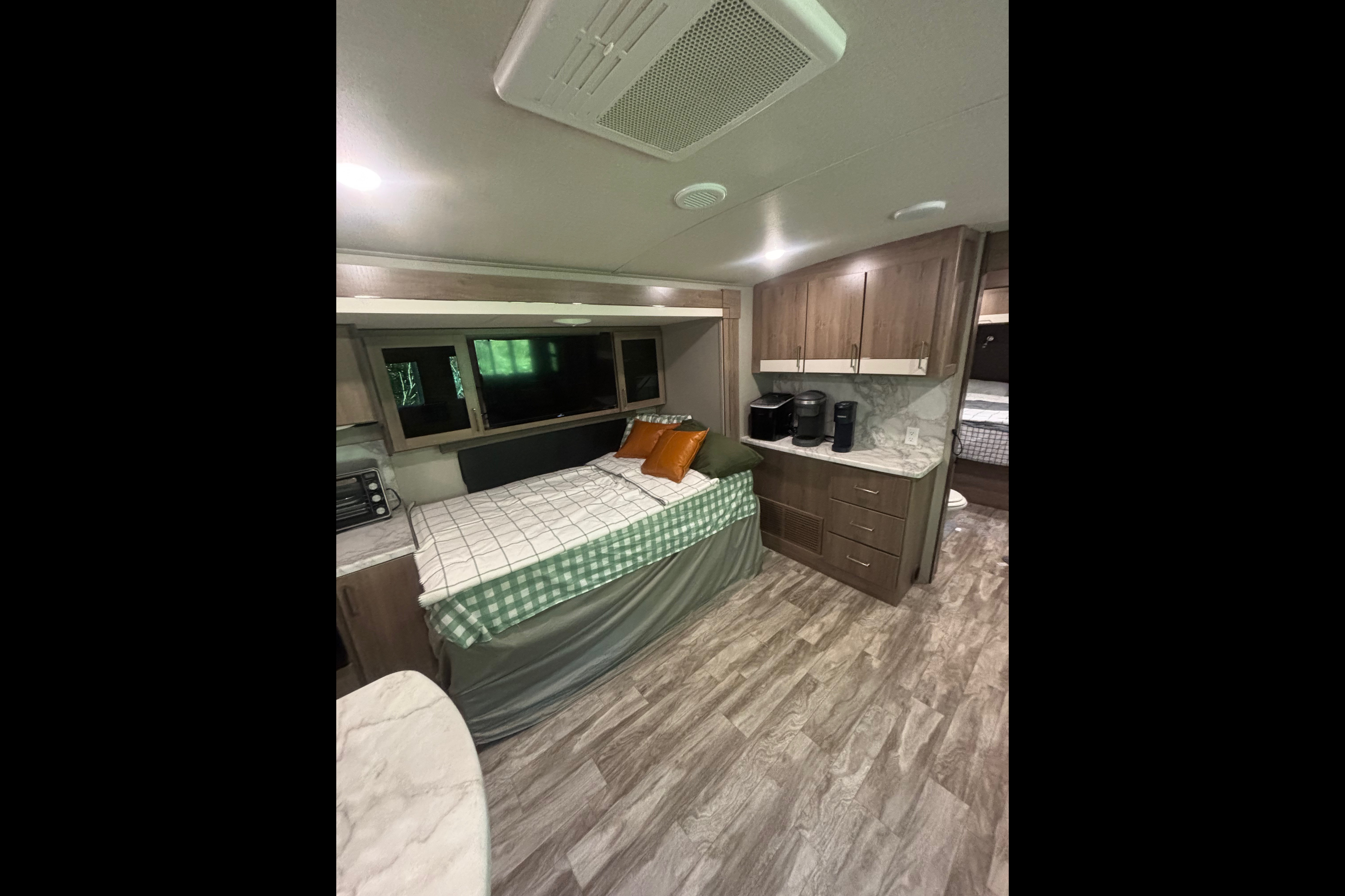 Grand Design Imagine 3210BH Sleeps 7!
