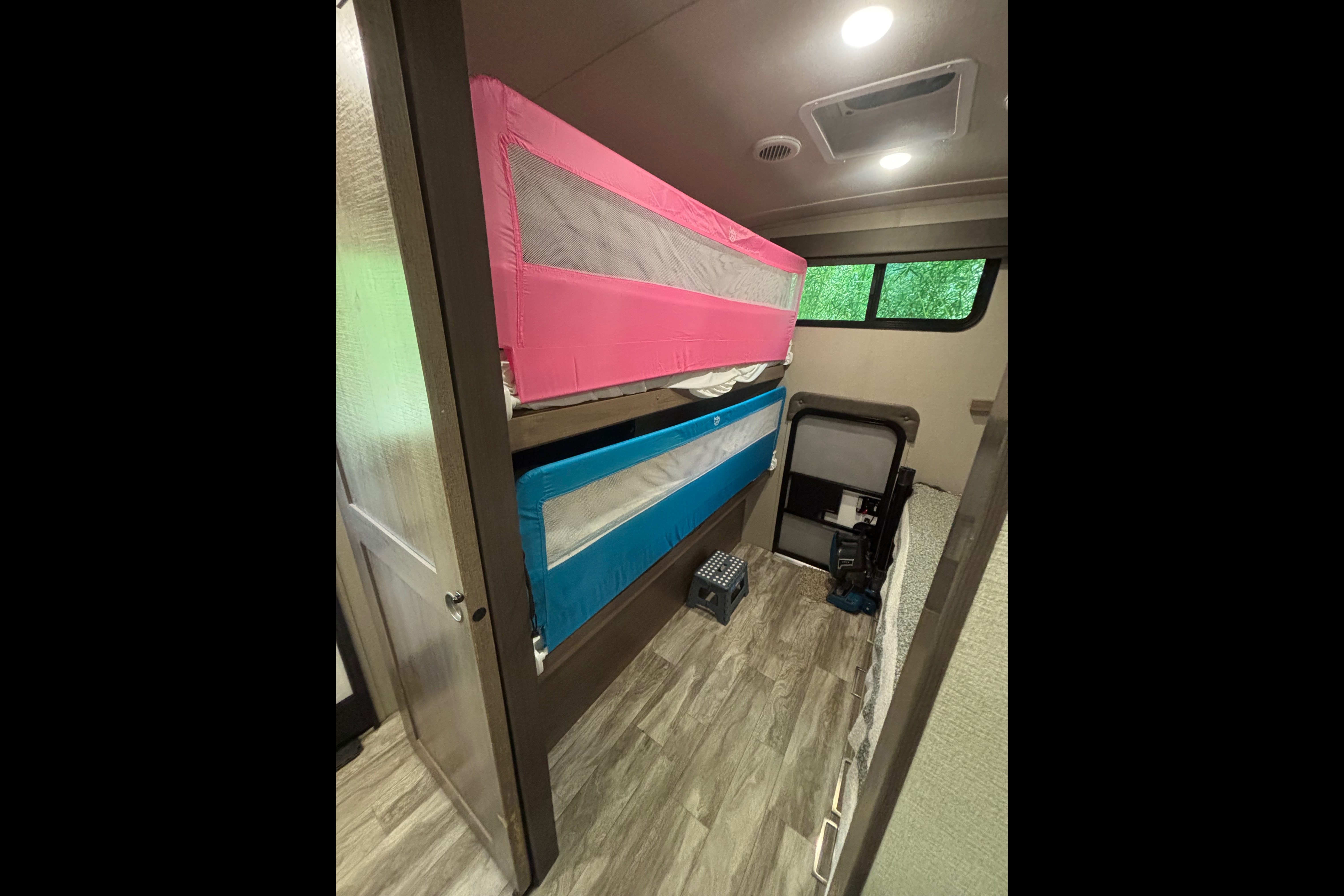 Grand Design Imagine 3210BH Sleeps 7!