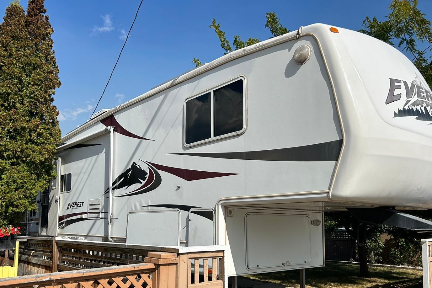 RaeRae’s Keystone Everest Fifth Wheel