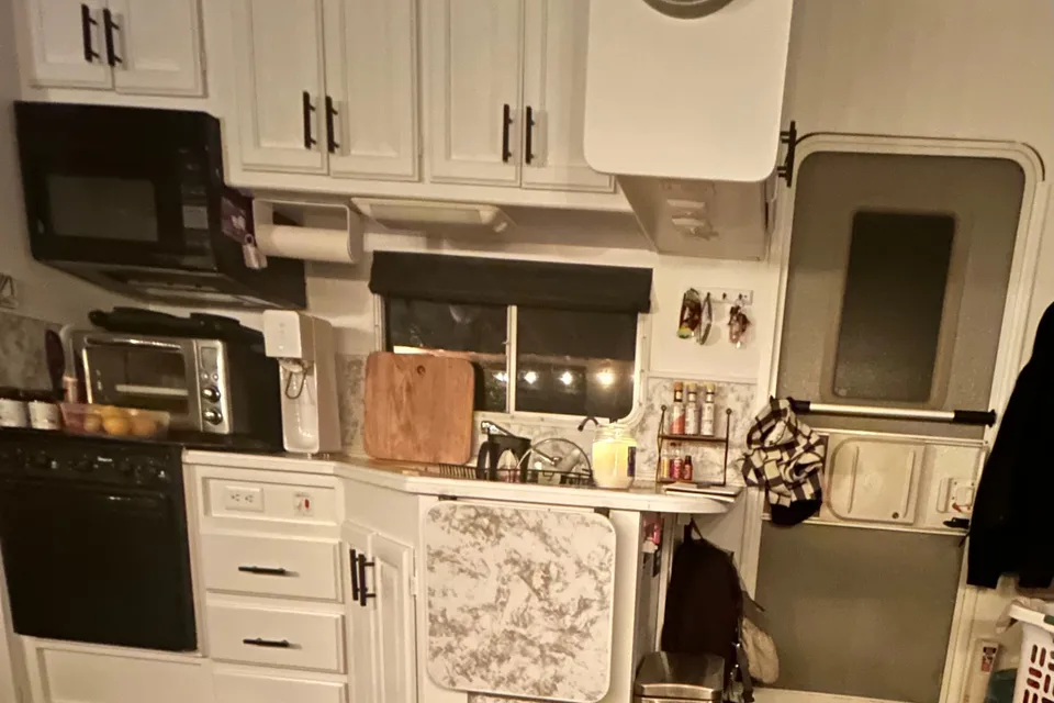 RaeRae’s Keystone Everest Fifth Wheel