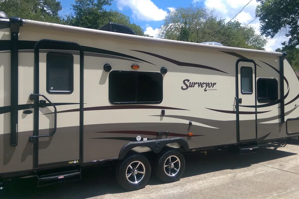 Long term or Short term rental ~2016 Forest River Travel Trailer available sleeps 10