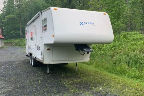 David's Extreme lite 27 feet Fifth Wheel