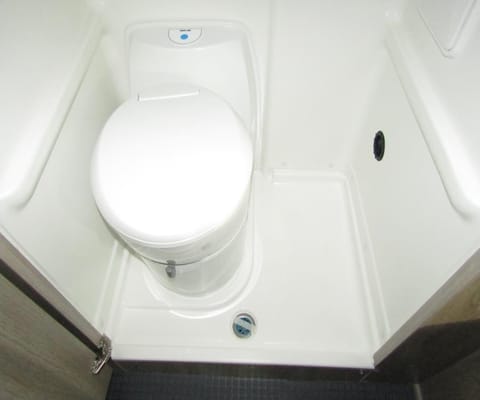 CLASS B - WINNEBAGO SOLIS *SLEEPS 2-5* (AZ)