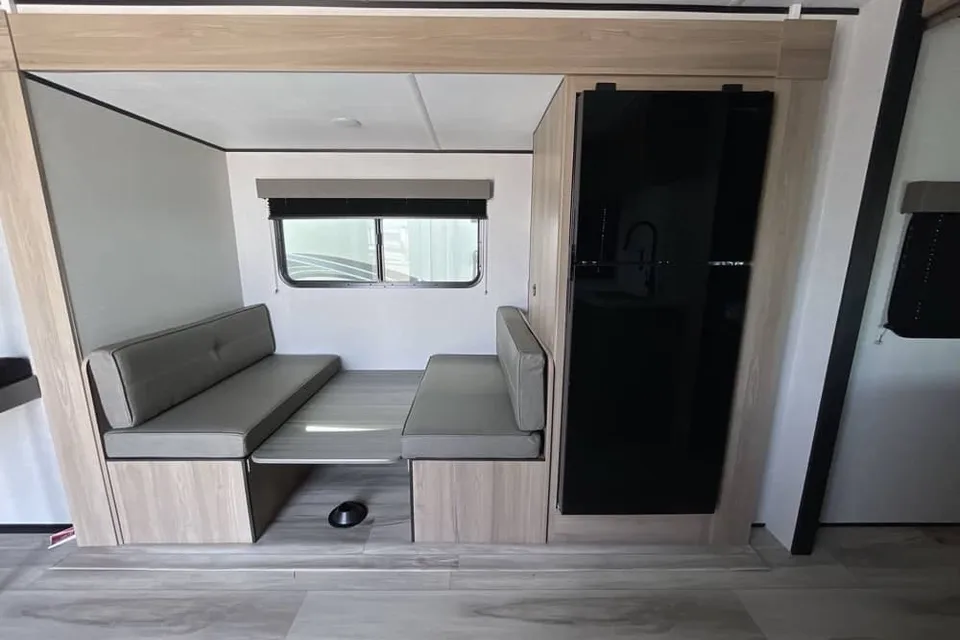 The Traveler Keystone Coleman 22BX Light Travel Trailer