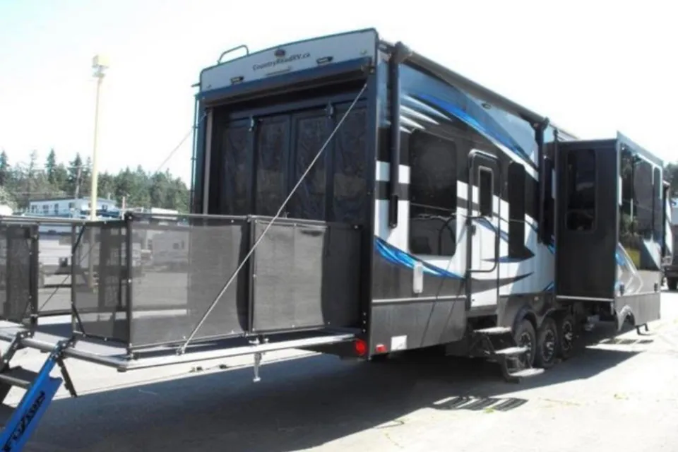 Jason's Keystone Fz442 Fifth Wheel