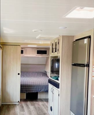 Family Adventurer! 2022- Alta 3150KBH Travel Trailer