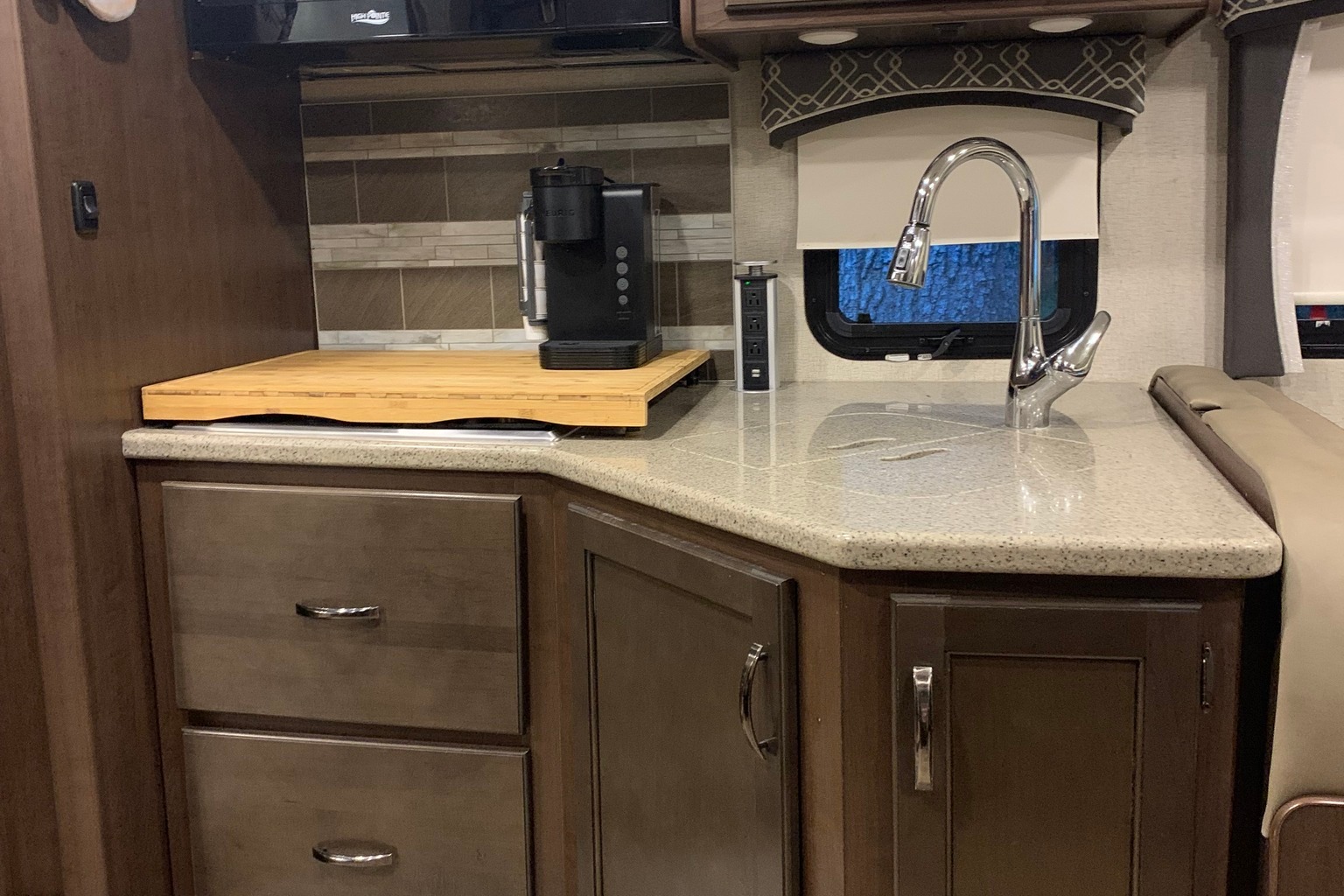 Unlimited Miles - Sleeps 12 - BunkHouse - Pet Friendly -5 TVs!