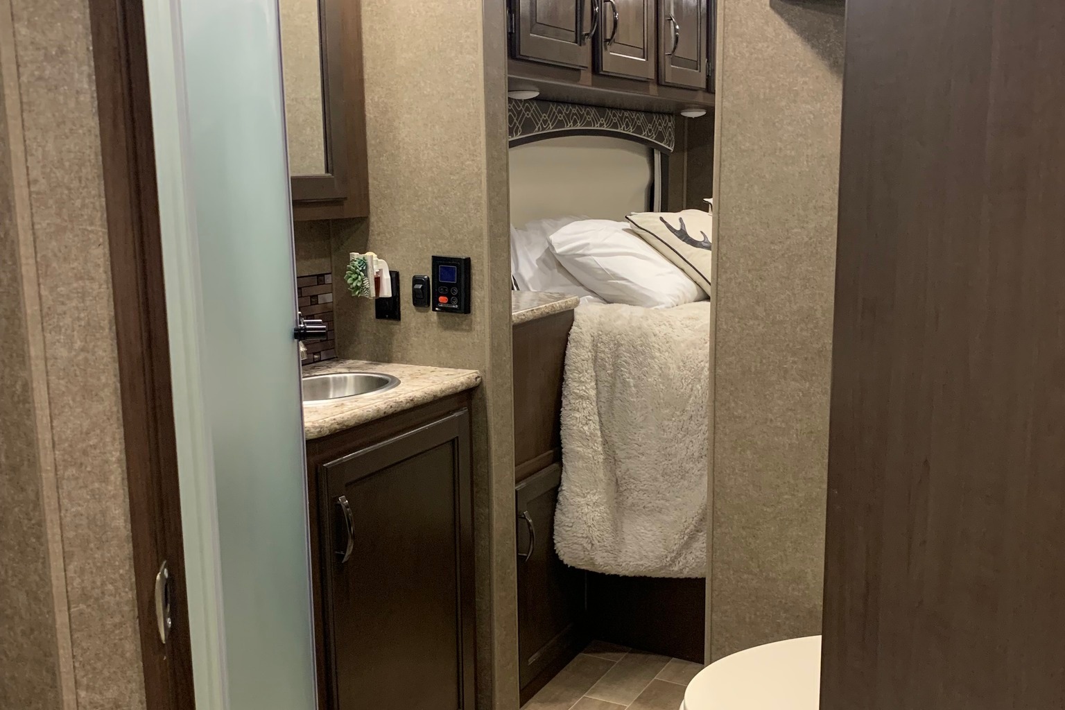 Unlimited Miles - Sleeps 12 - BunkHouse - Pet Friendly -5 TVs!