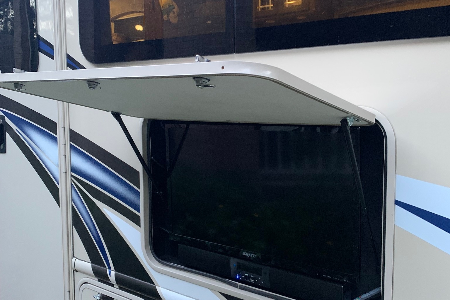 Unlimited Miles - Sleeps 12 - BunkHouse - Pet Friendly -5 TVs!