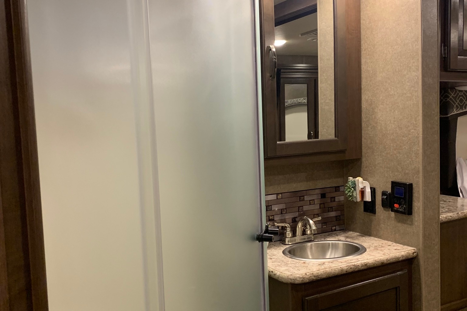 Unlimited Miles - Sleeps 12 - BunkHouse - Pet Friendly -5 TVs!