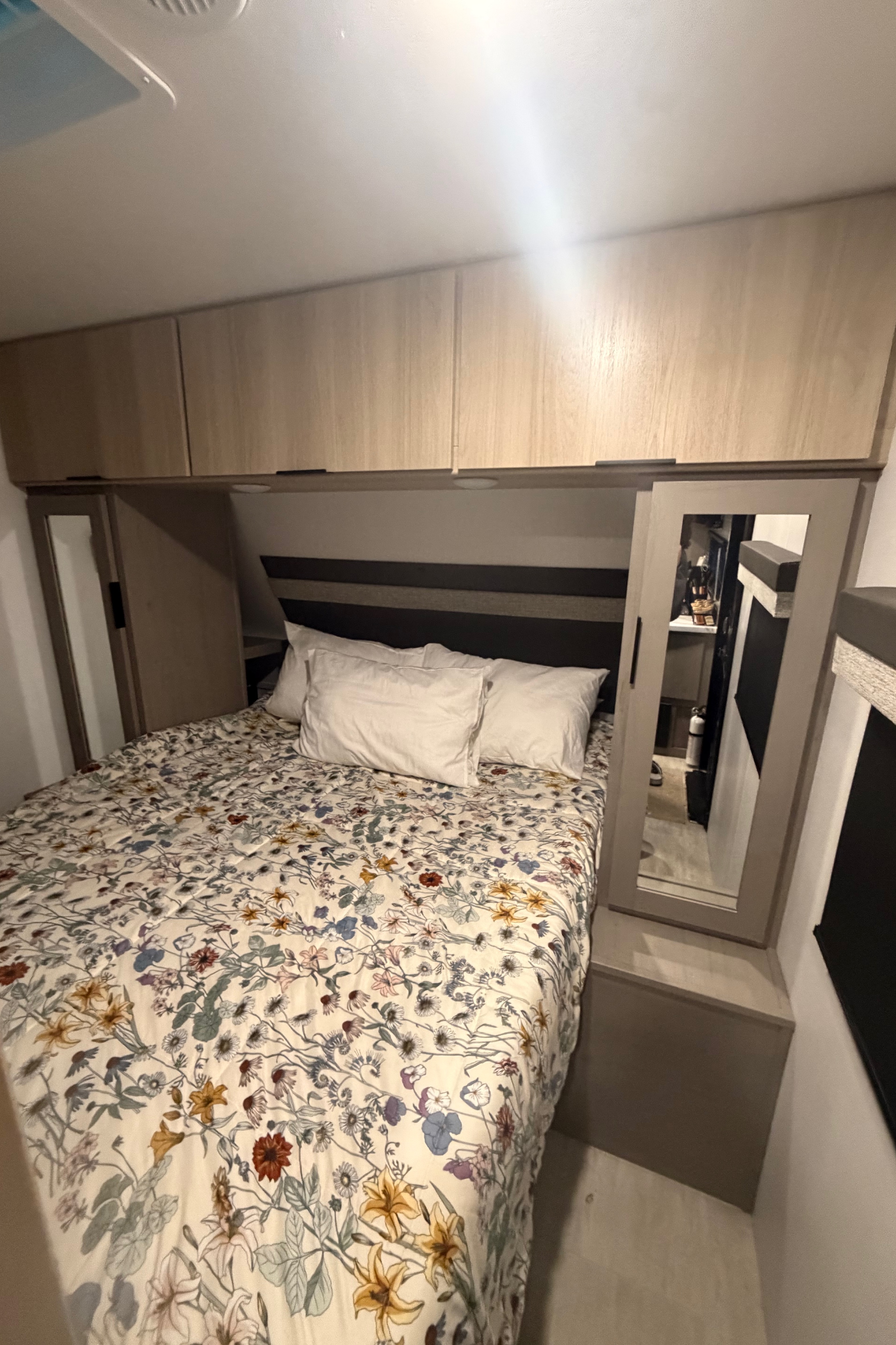 Olivia's Dutchmen Colorado 280BCH Travel Trailer