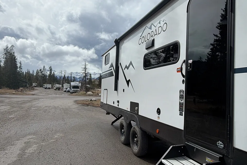 Olivia's Dutchmen Colorado 280BCH Travel Trailer