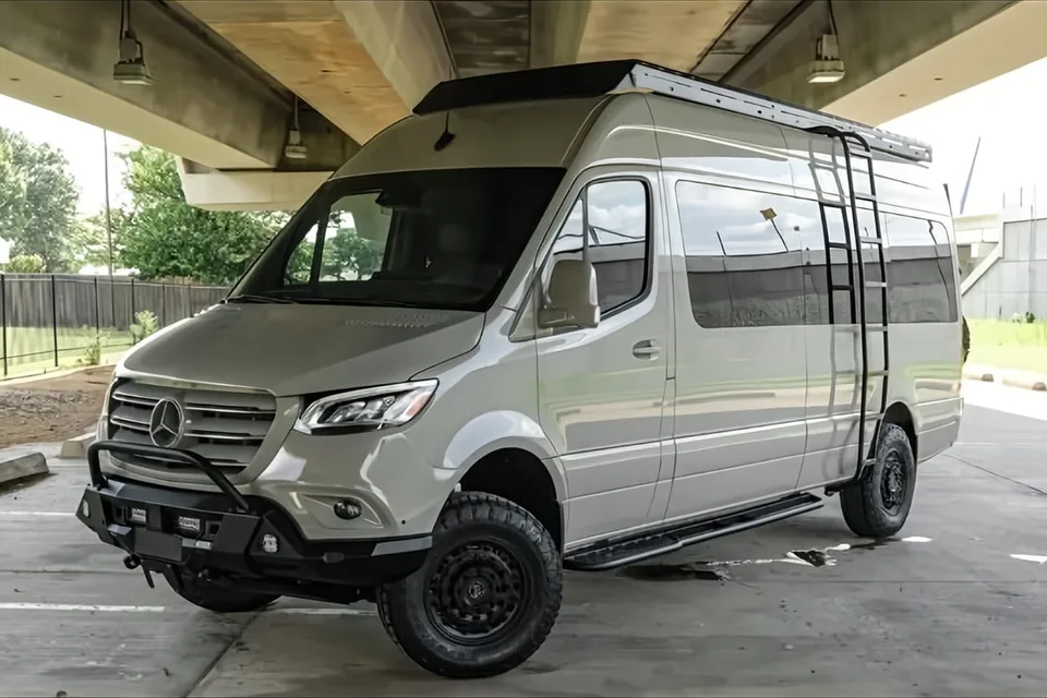 EXECUTIVE OFF ROAD SPRINTER