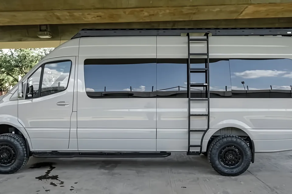 EXECUTIVE OFF ROAD SPRINTER