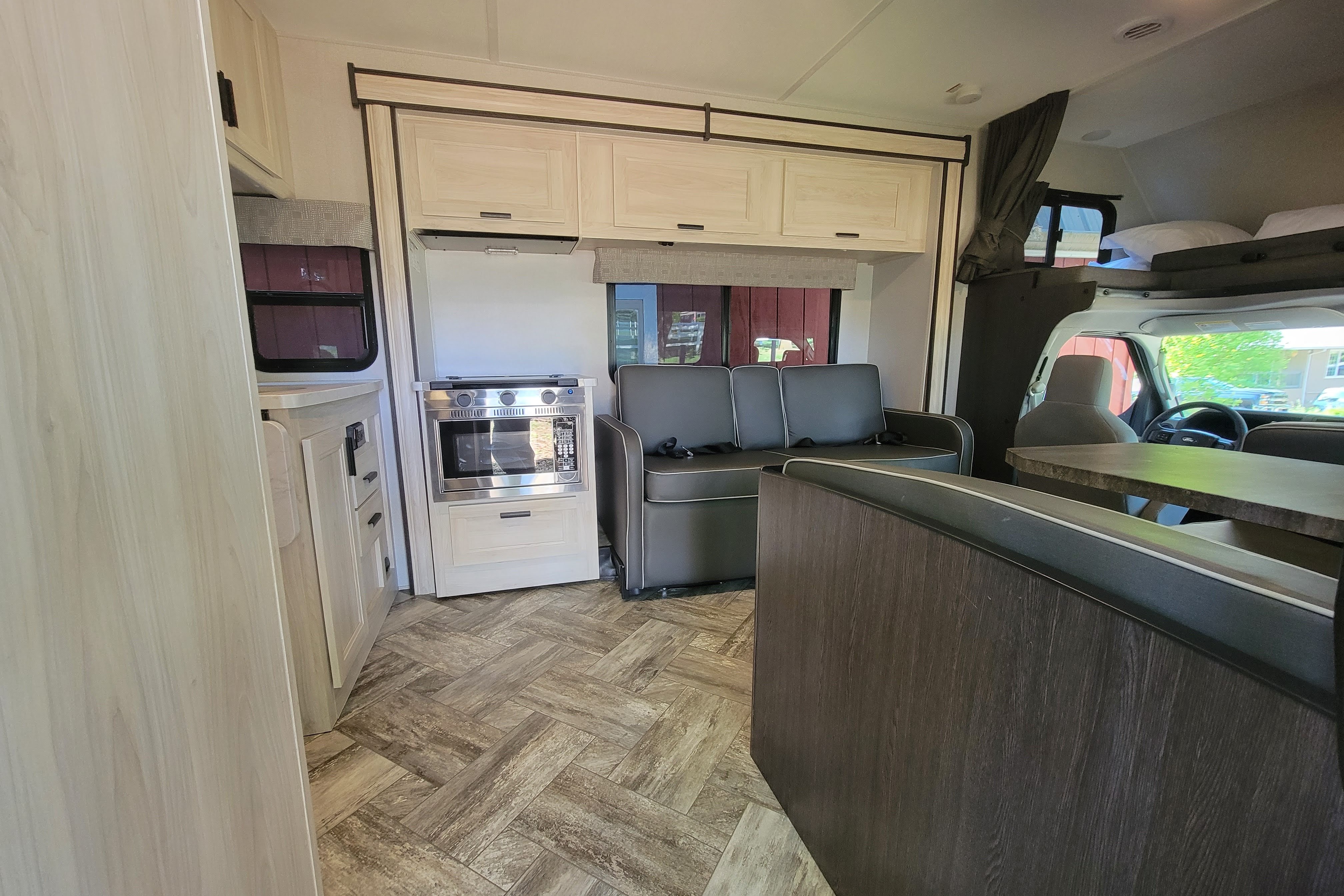 32ft 2022 Forest River Sunseeker 3250DSLE Class C