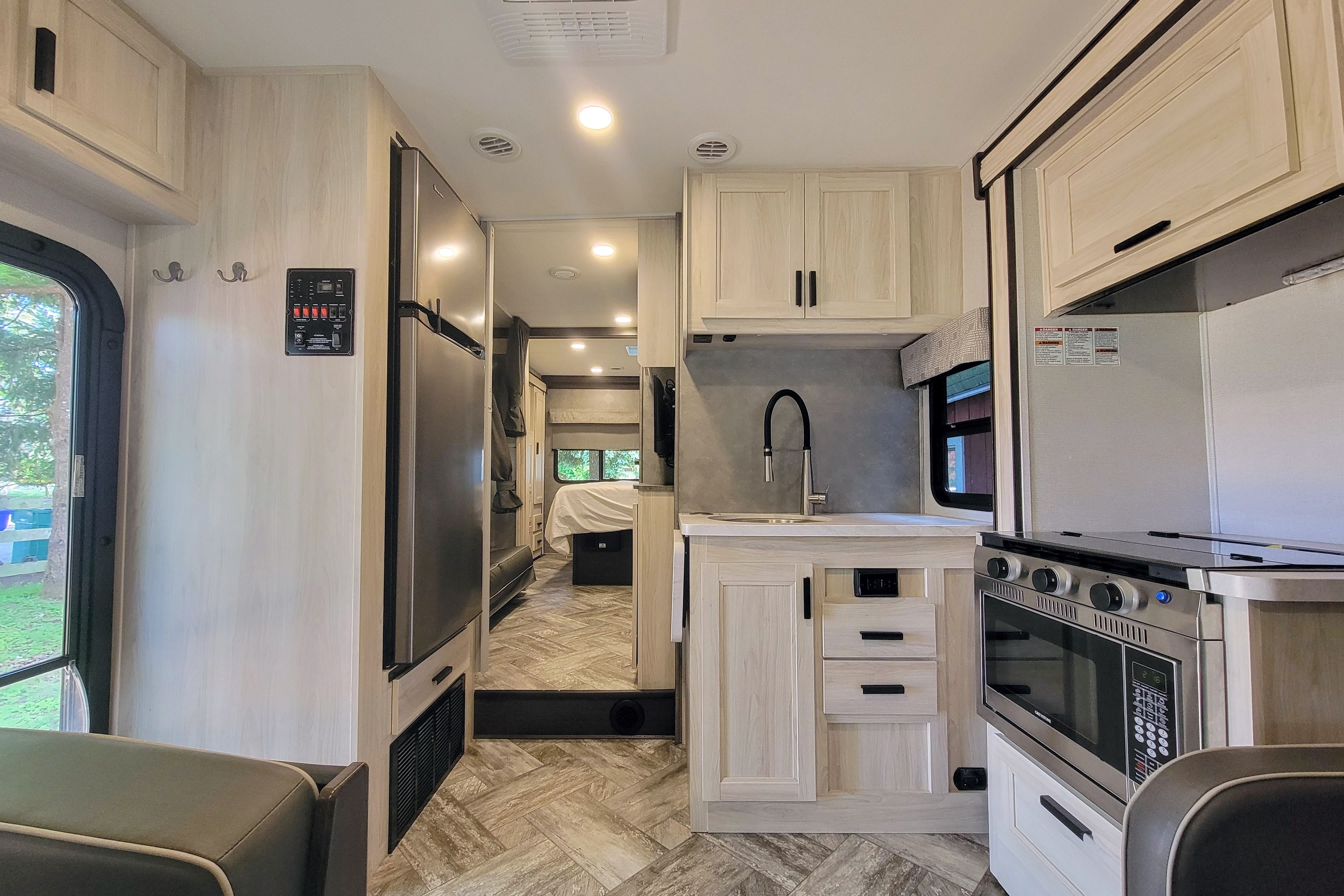 32ft 2022 Forest River Sunseeker 3250DSLE Class C