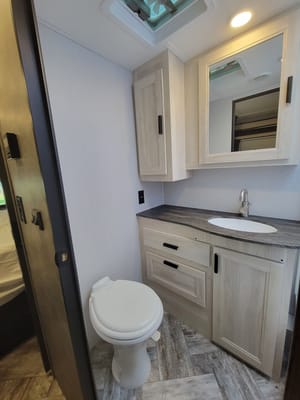 32ft 2022 Forest River Sunseeker 3250DSLE Class C