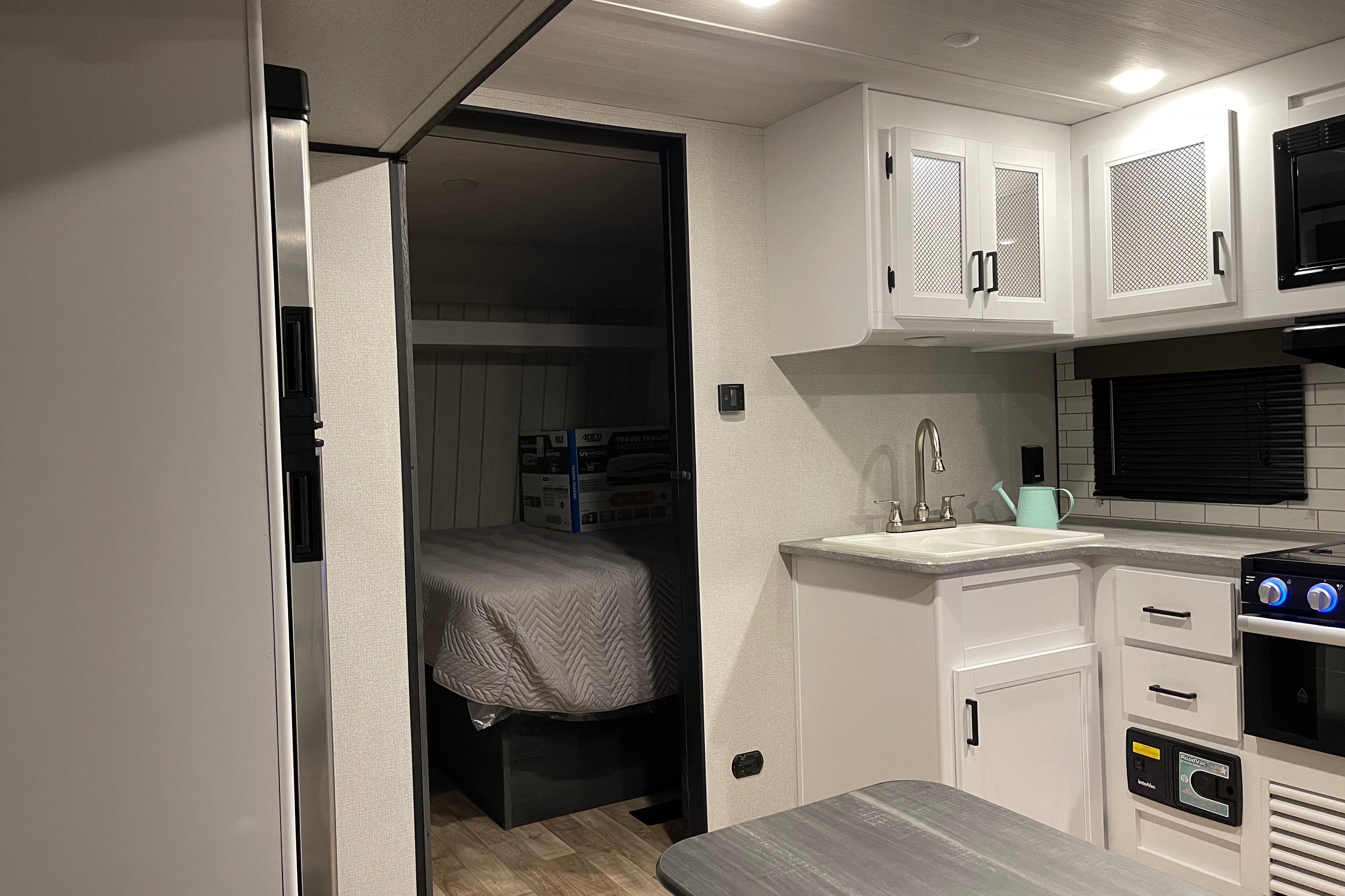 NEW & CLEAN 2022 Keystone Hideout 