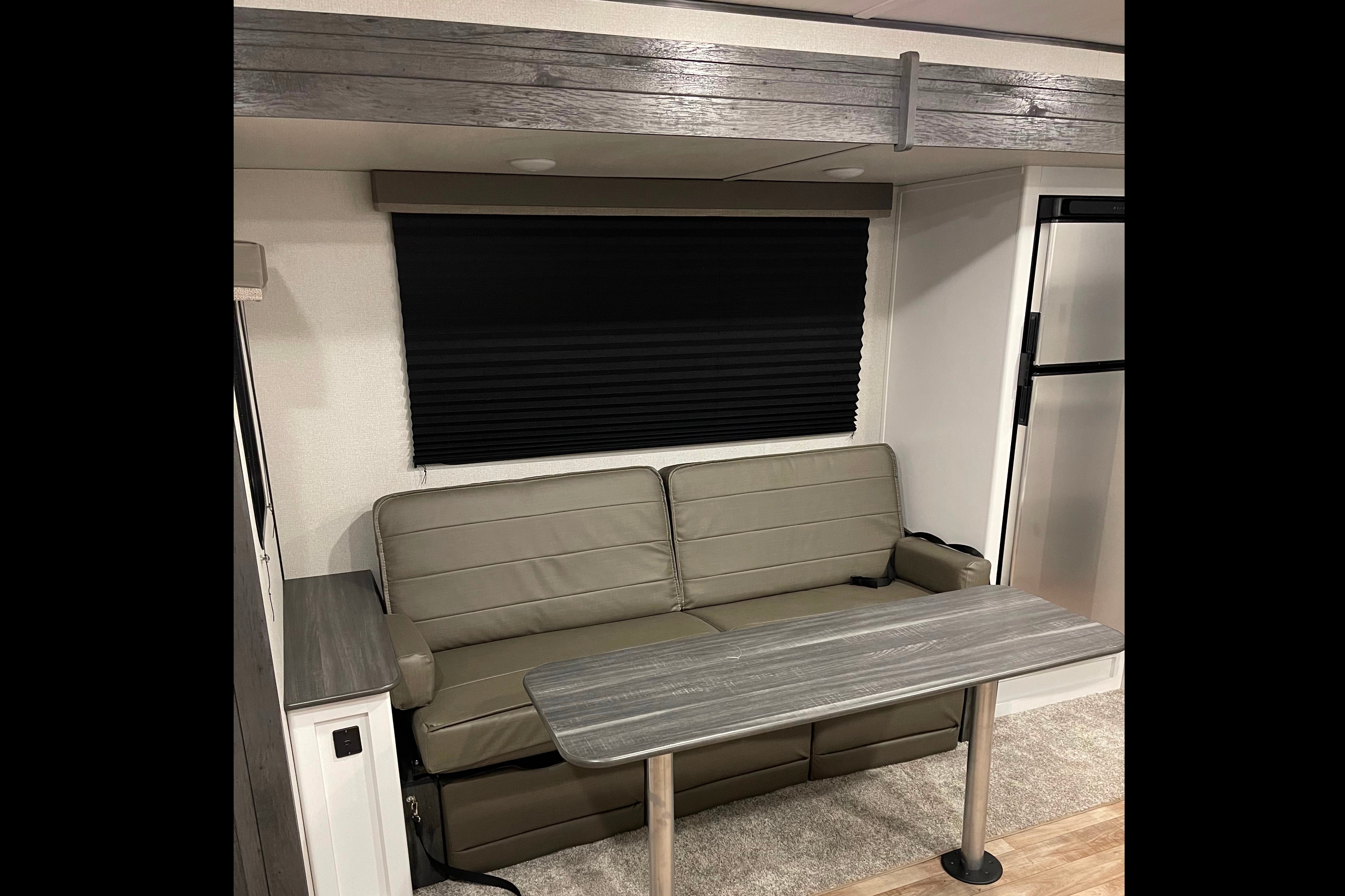 NEW & CLEAN 2022 Keystone Hideout 