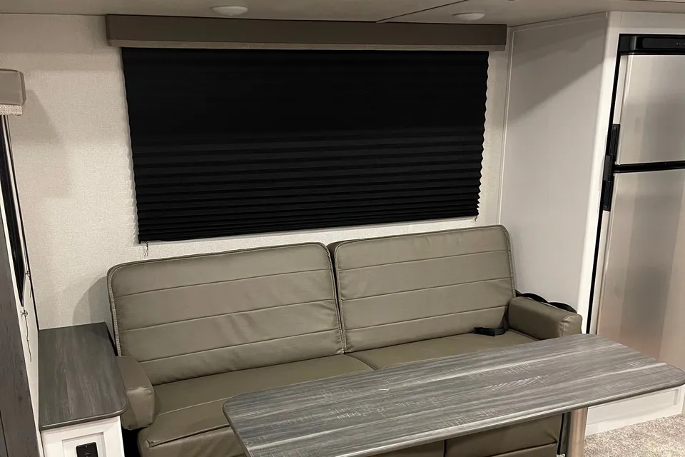 NEW & CLEAN 2022 Keystone Hideout 