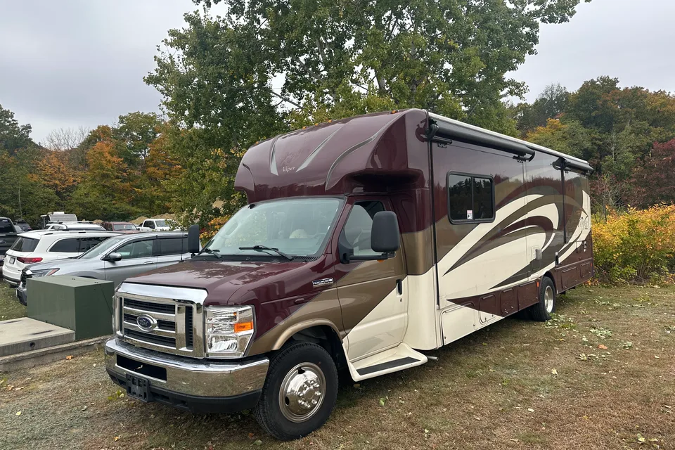 Jerry's Nexus RV 29 Viper Class C