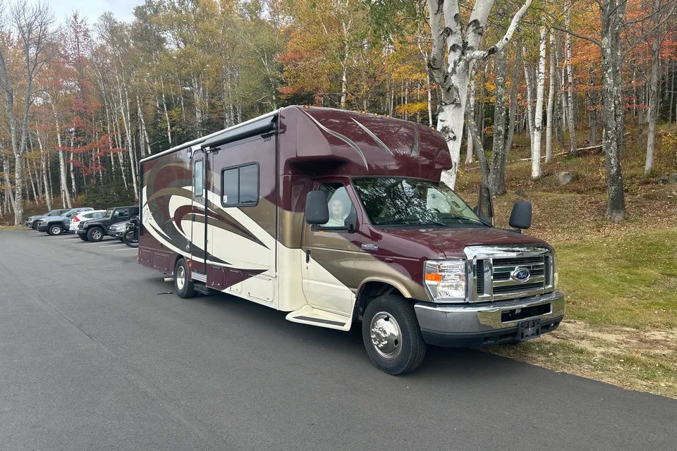 Jerry's Nexus RV 29 Viper Class C