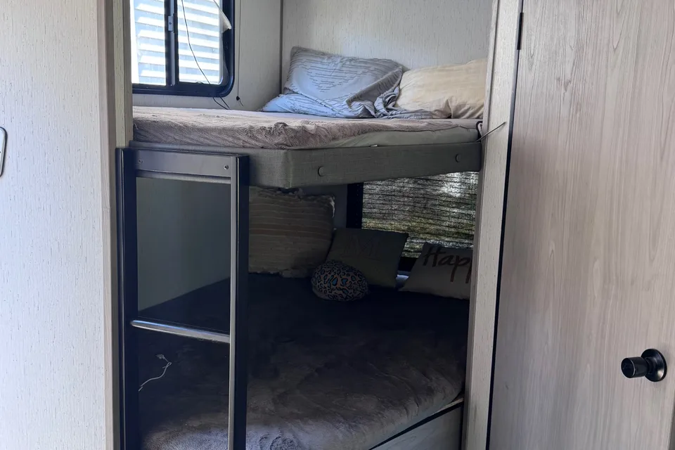 The Nate & Jess Hideaway 🏕️