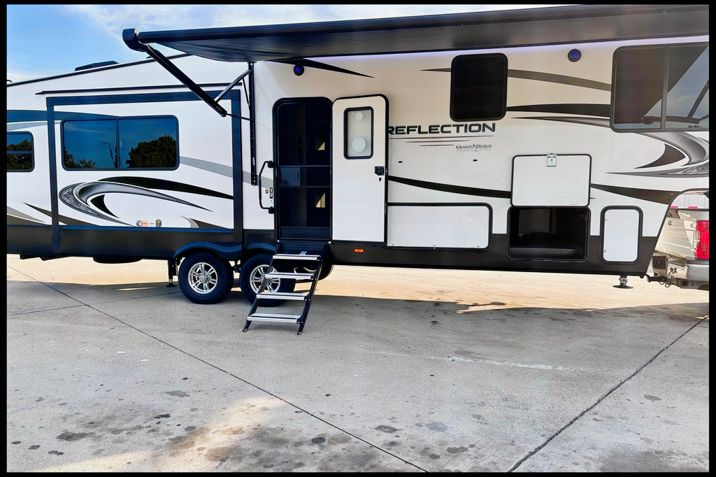 Robert's Grand Design Reflection  Fifth Wheel