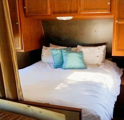 Perfect FAMILY FRIENDLY trailer!! Double over double bunks!