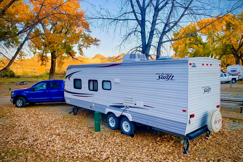 Perfect FAMILY FRIENDLY trailer!!  Double over double bunks!
