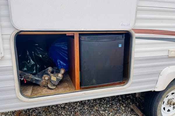 Perfect FAMILY FRIENDLY trailer!! Double over double bunks!