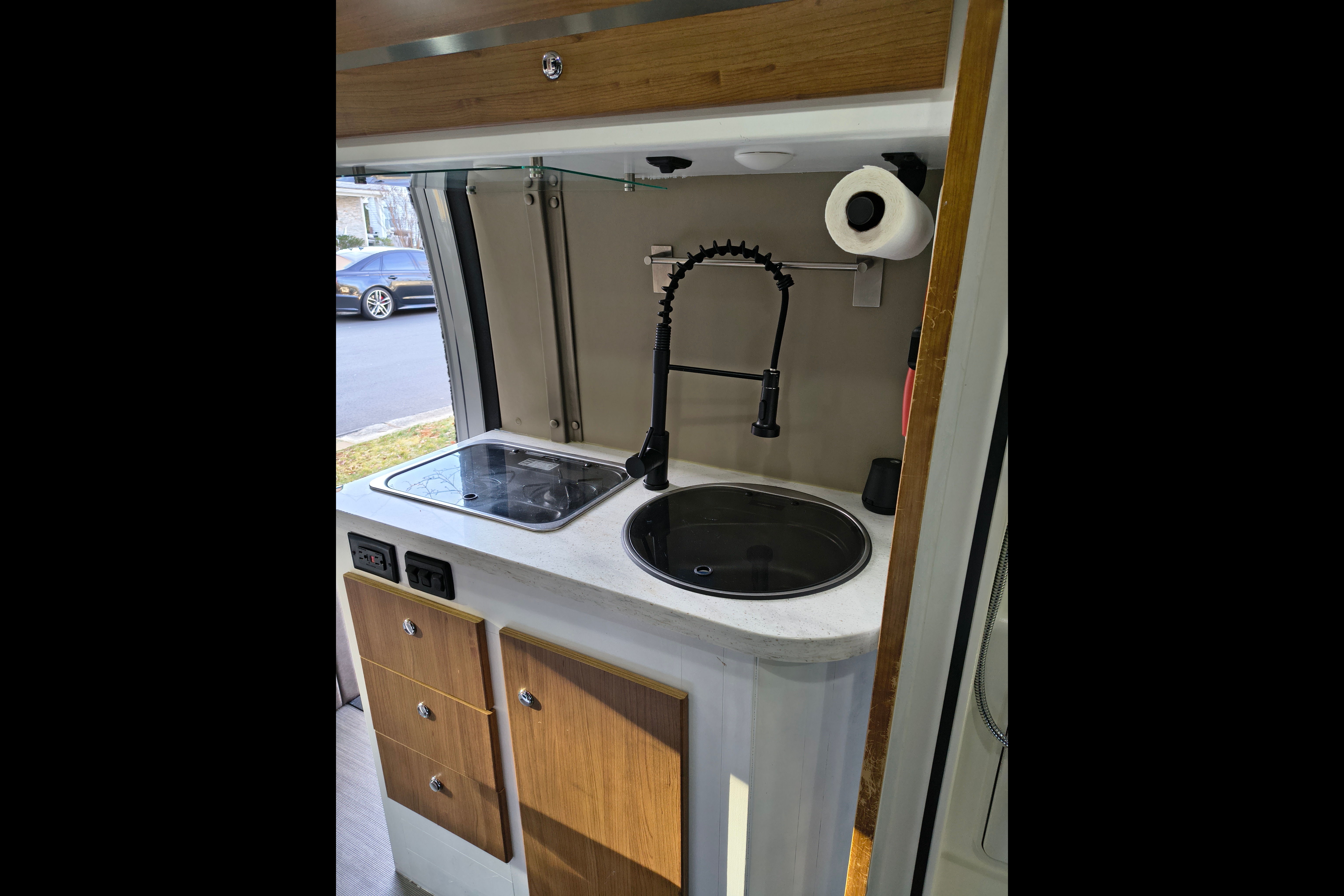 Gordon Elite Travel van