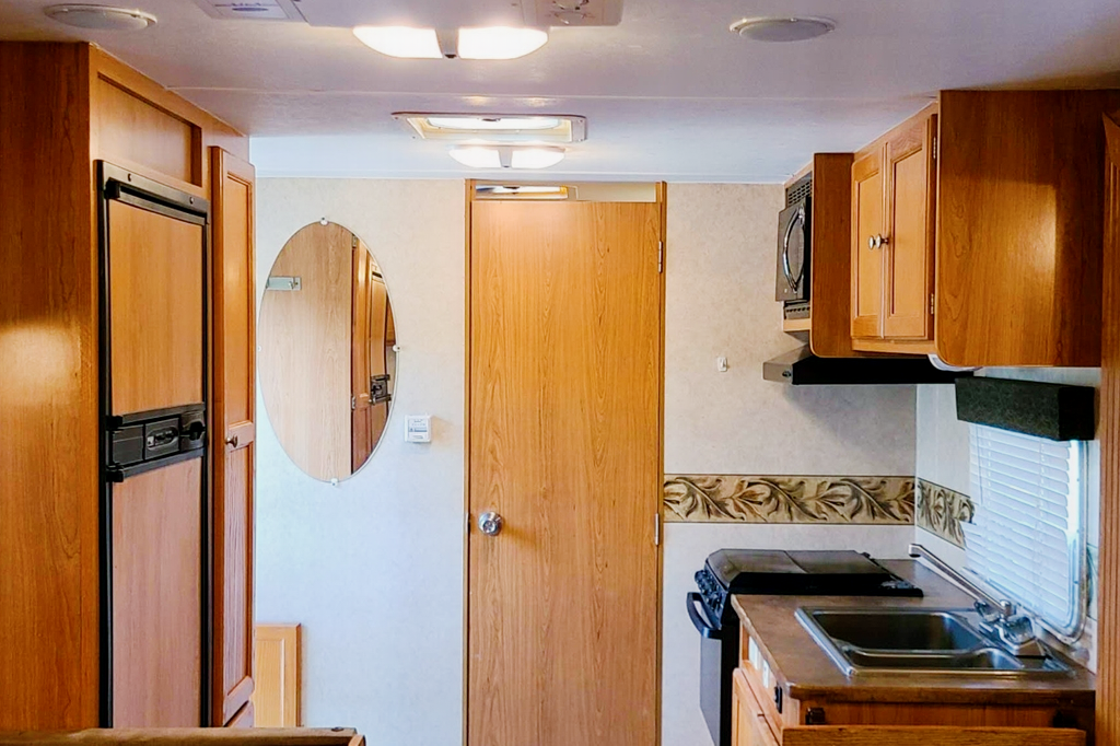 Larry's R-Vision 25S Lite Trailer